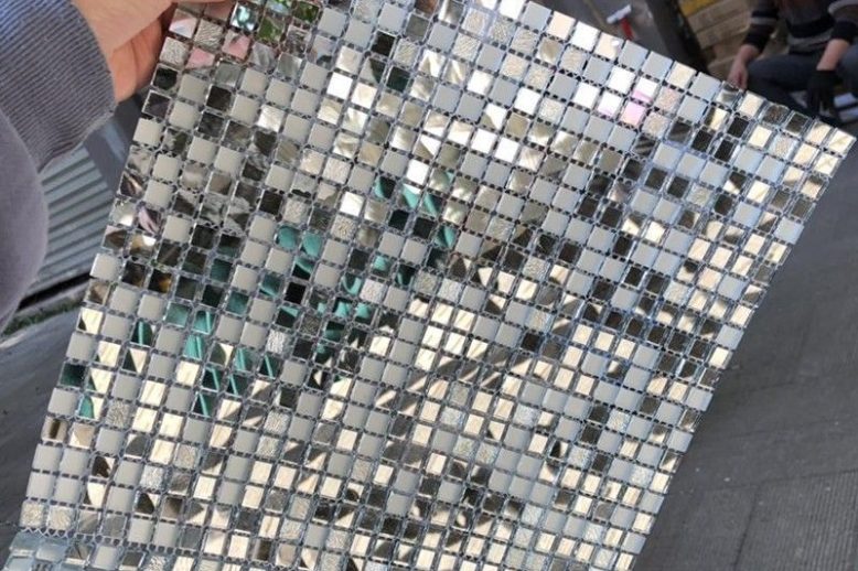 Custom glass mosaic tiles for a sophisticated look (8)