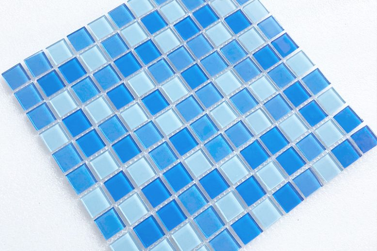 Custom glass pool tiles for artistic pool designs (3)