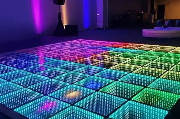 Custom size glass mirror tiles enhance your space elegantly (1)