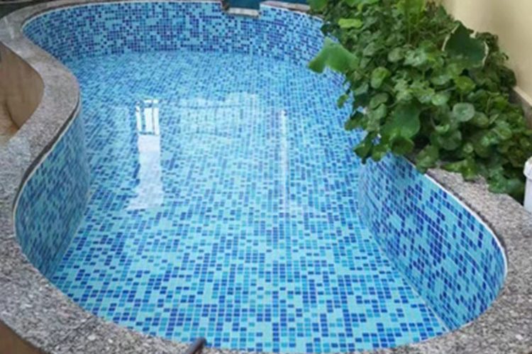 Elevate your pool area with custom glass pool tiles (8)