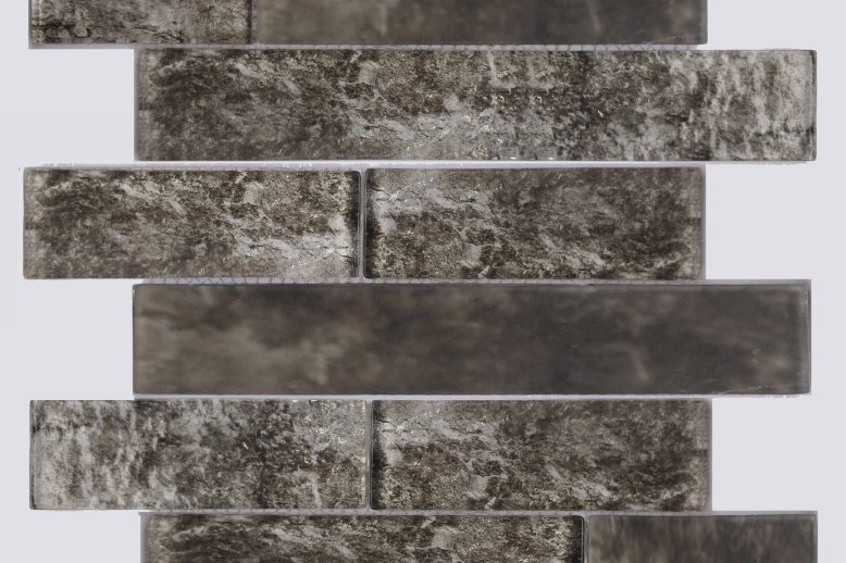 Vibrant custom glass subway tiles for unique spaces (2)